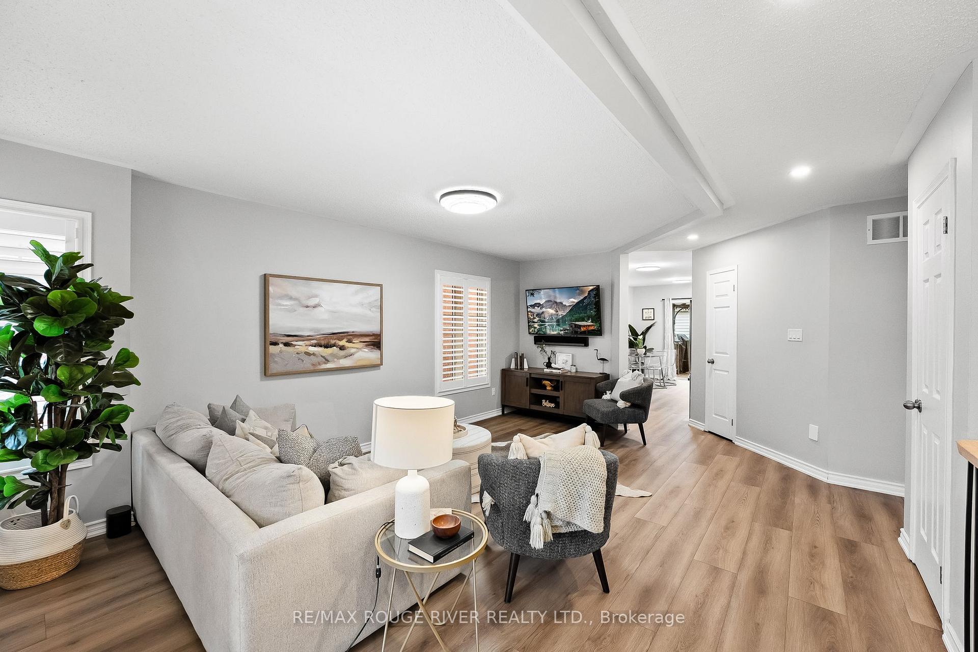 Photo 7 of 60 Rickaby Street, Clarington, Bowmanville — HOMEH