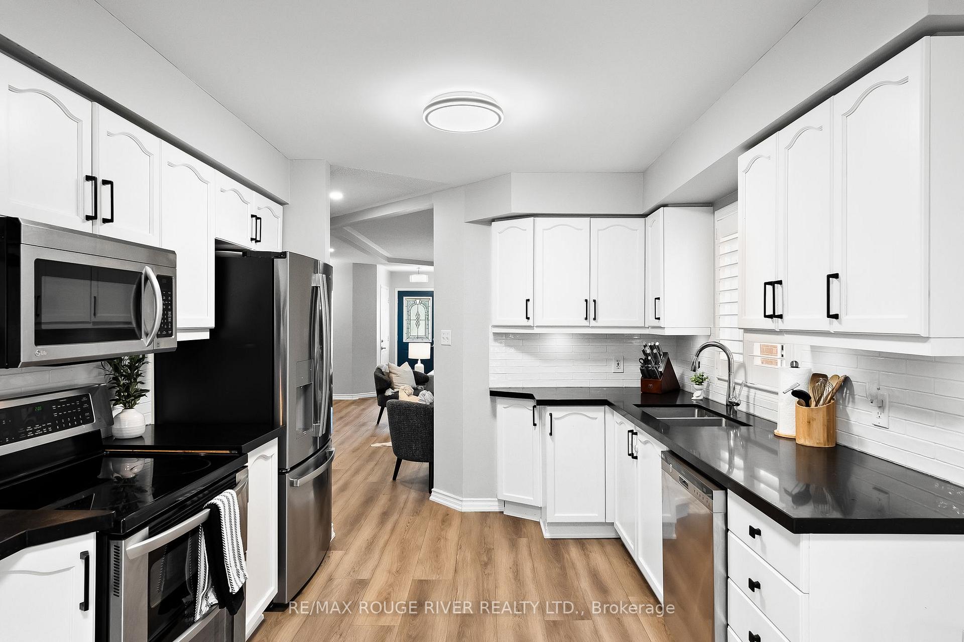 Photo 12 of 60 Rickaby Street, Clarington, Bowmanville — HOMEH