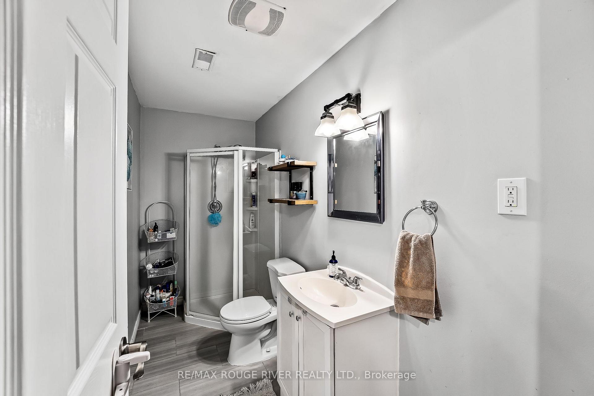 Photo 37 of 60 Rickaby Street, Clarington, Bowmanville — HOMEH