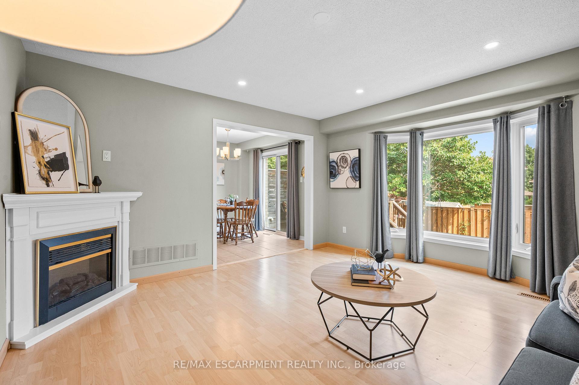 Photo 7 of 146 Rockhaven Lane, Hamilton, Waterdown — HOMEH
