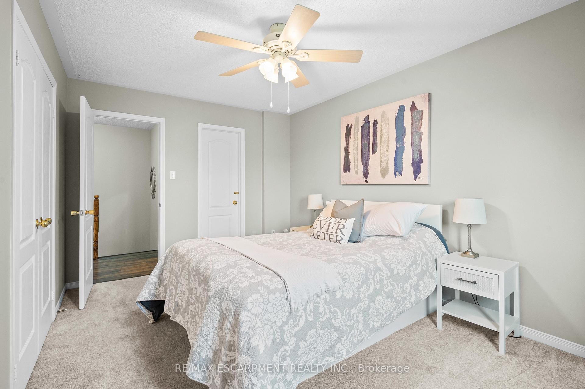 Photo 18 of 146 Rockhaven Lane, Hamilton, Waterdown — HOMEH