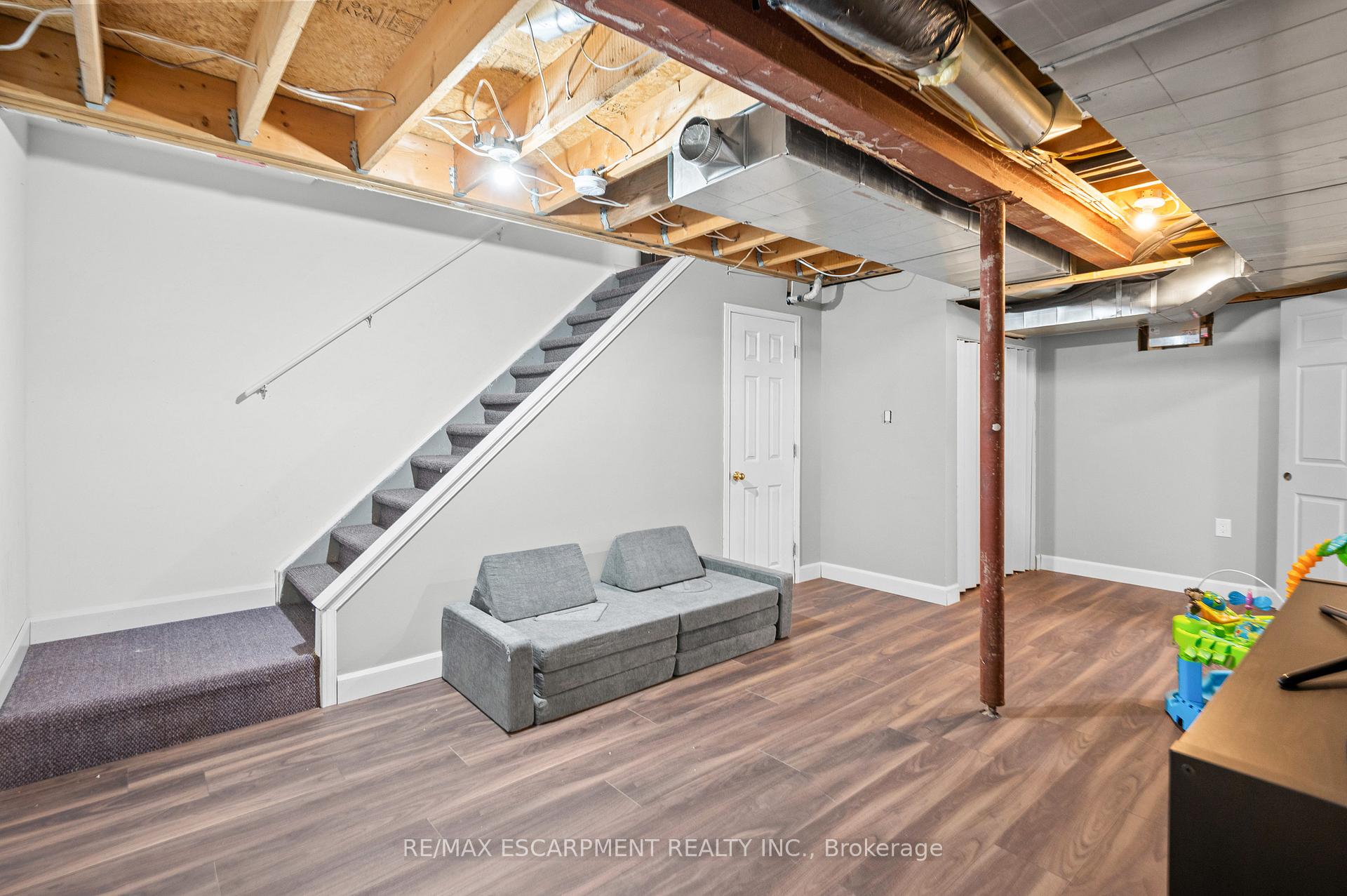 Photo 22 of 146 Rockhaven Lane, Hamilton, Waterdown — HOMEH