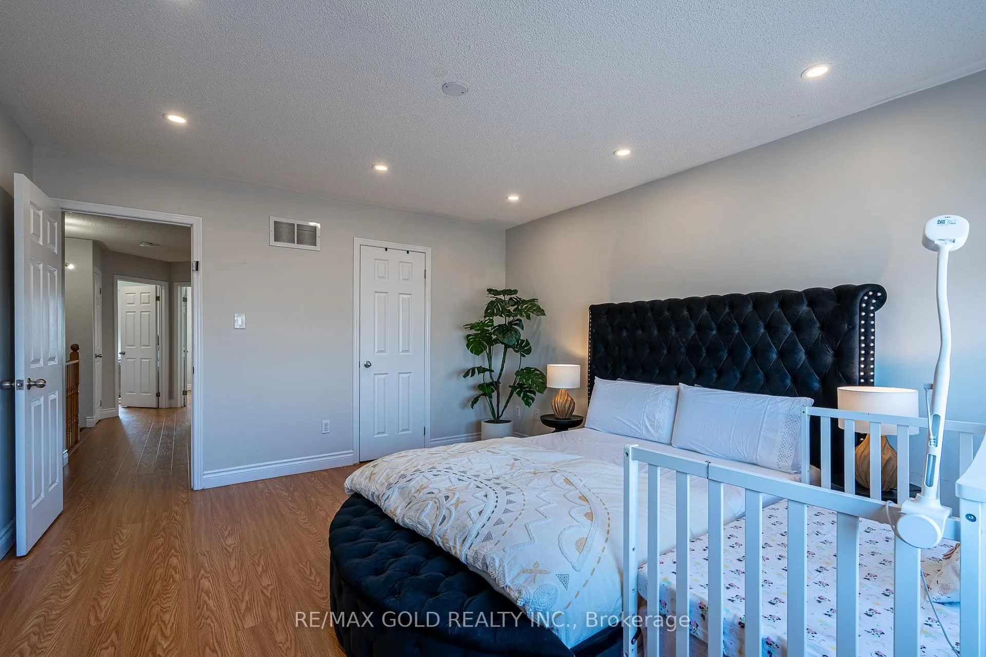 Photo 18 of 113 Rockgarden Trail, Brampton, Sandringham-Wellington — HOMEH