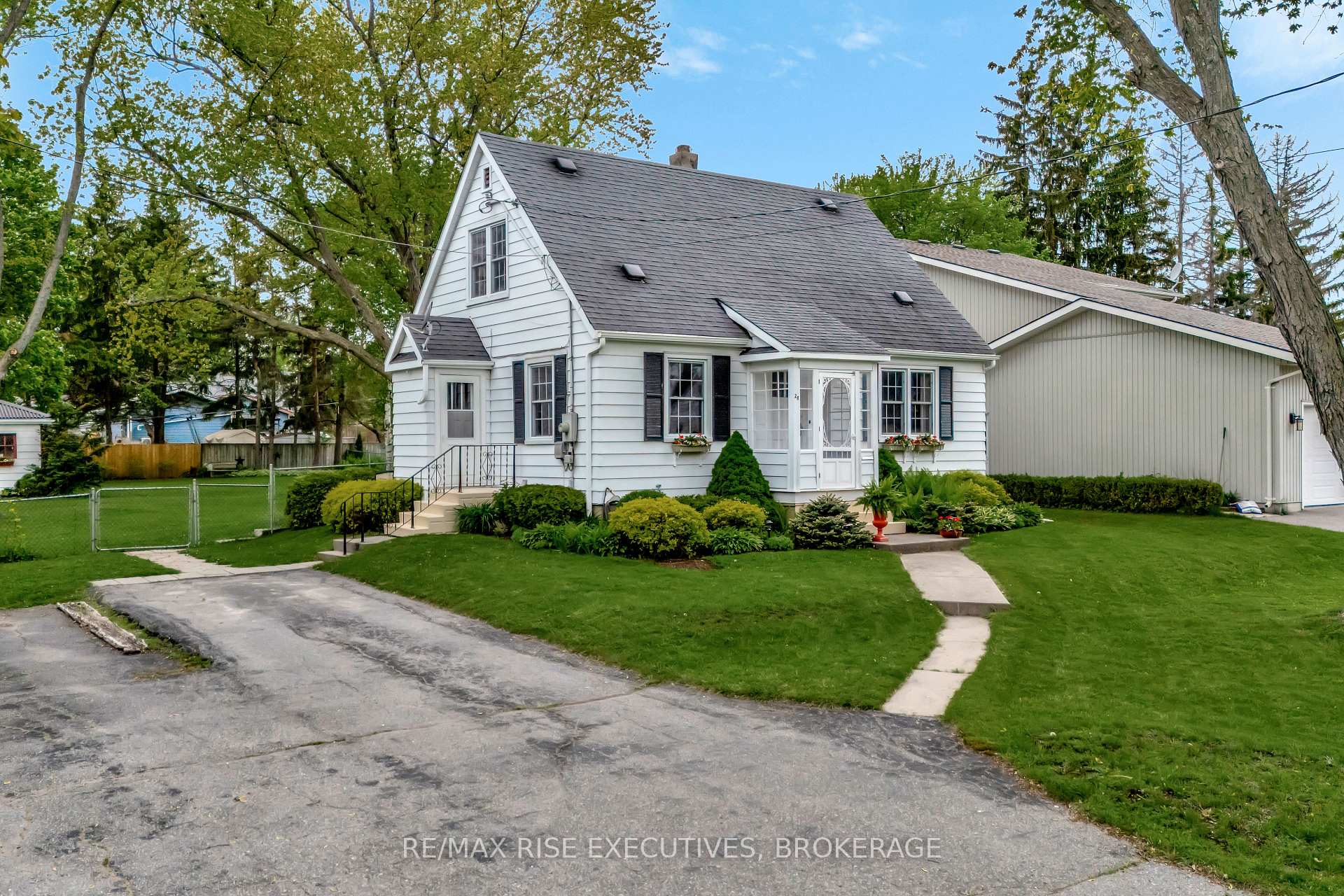 Photo 2 of 28 Lemoine Street, Belleville, Belleville Ward — HOMEH