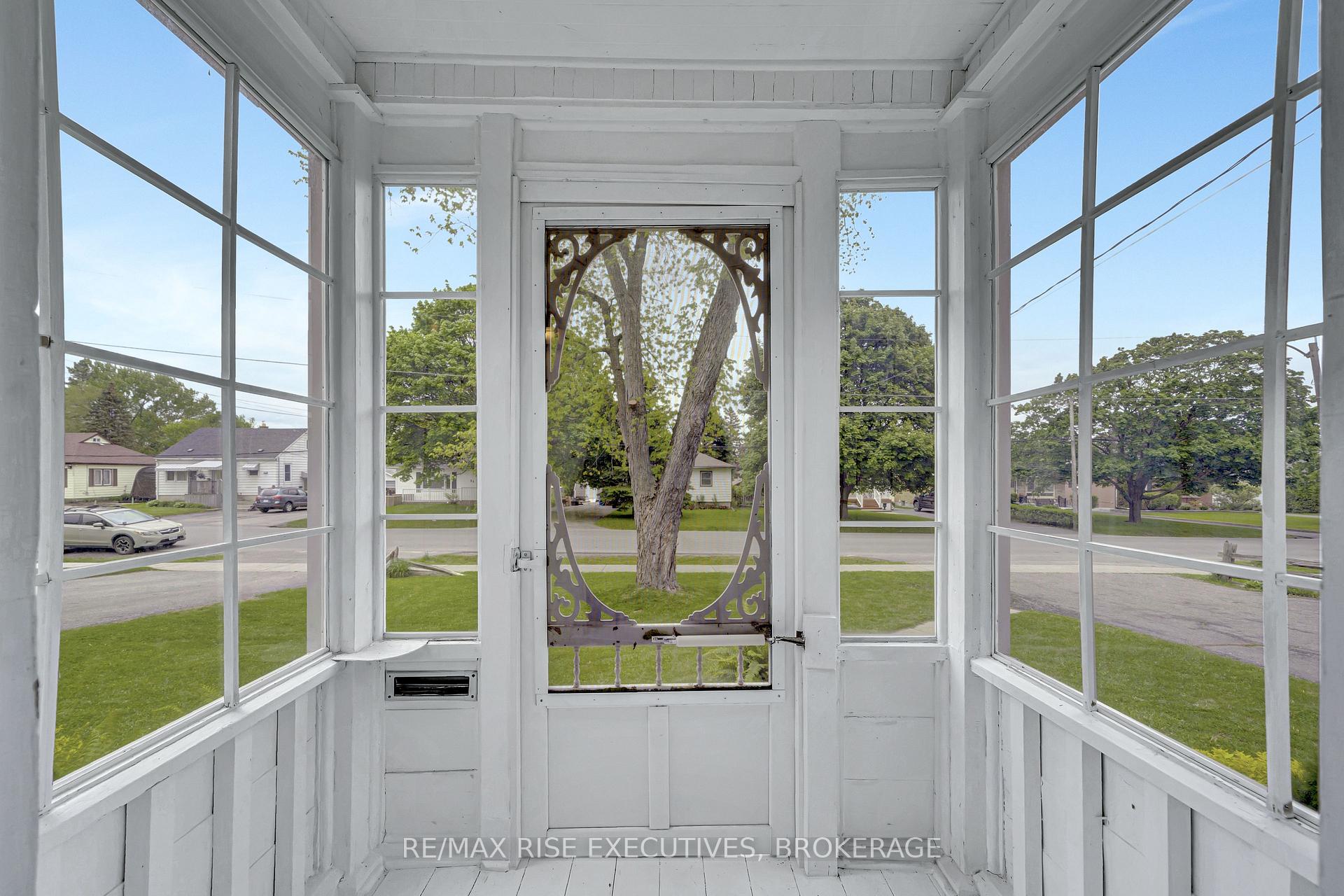 Photo 4 of 28 Lemoine Street, Belleville, Belleville Ward — HOMEH