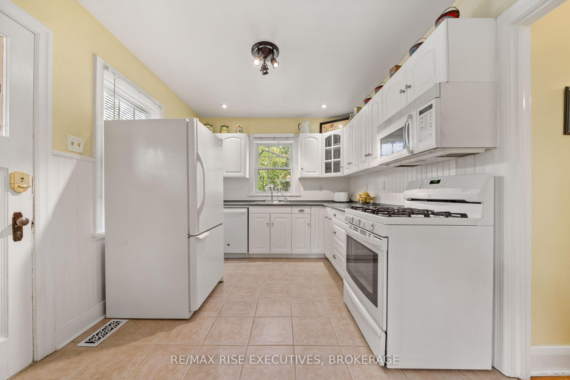Photo 15 of 28 Lemoine Street, Belleville, Belleville Ward — HOMEH
