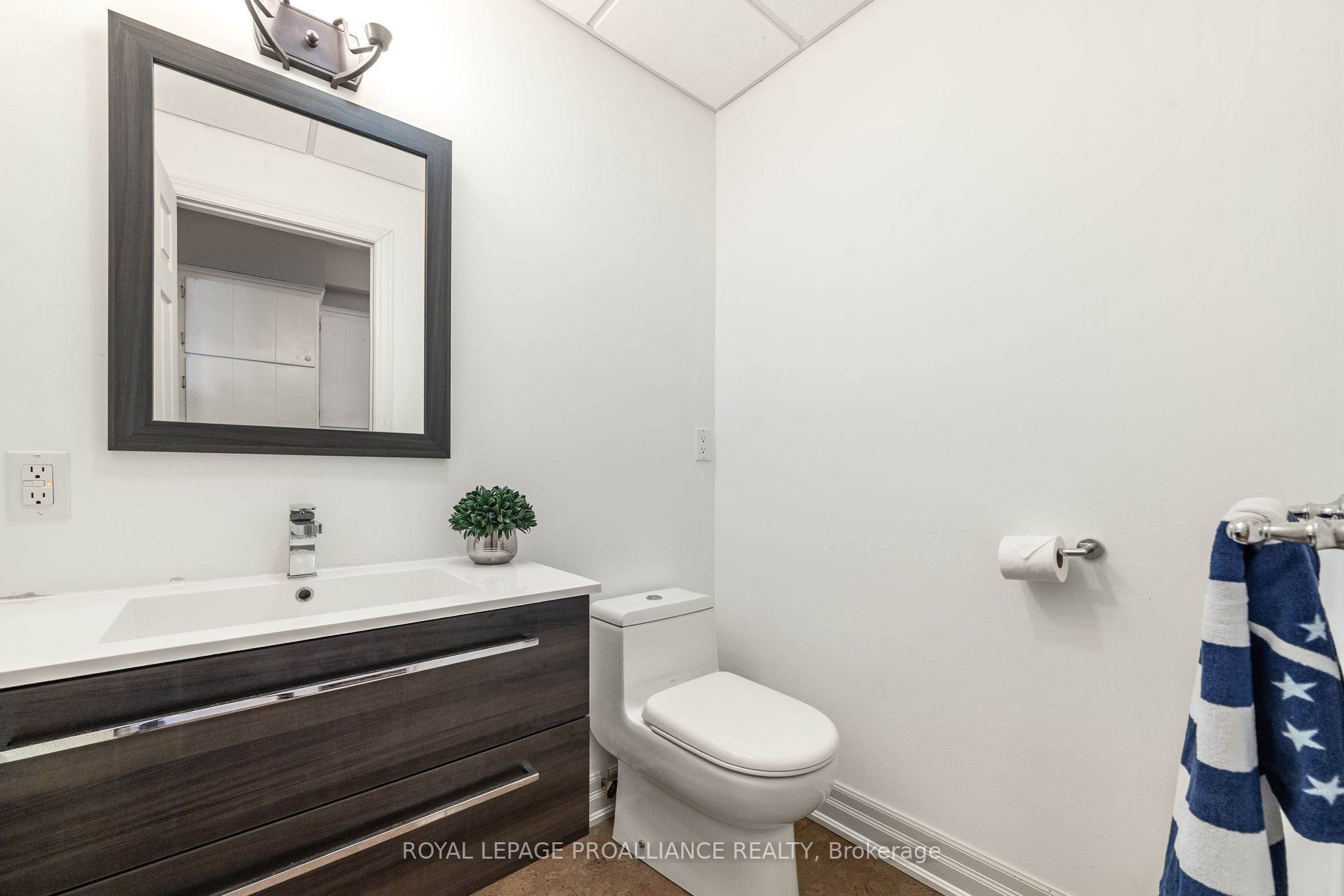 Photo 78 of 39 Eastern Avenue, Prince Edward County, Ameliasburg Ward — HOMEH