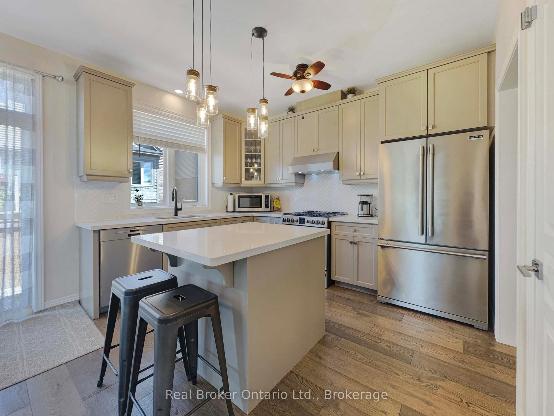 Photo 13 of 192 Pumpkin Pass, Hamilton, Binbrook — HOMEH