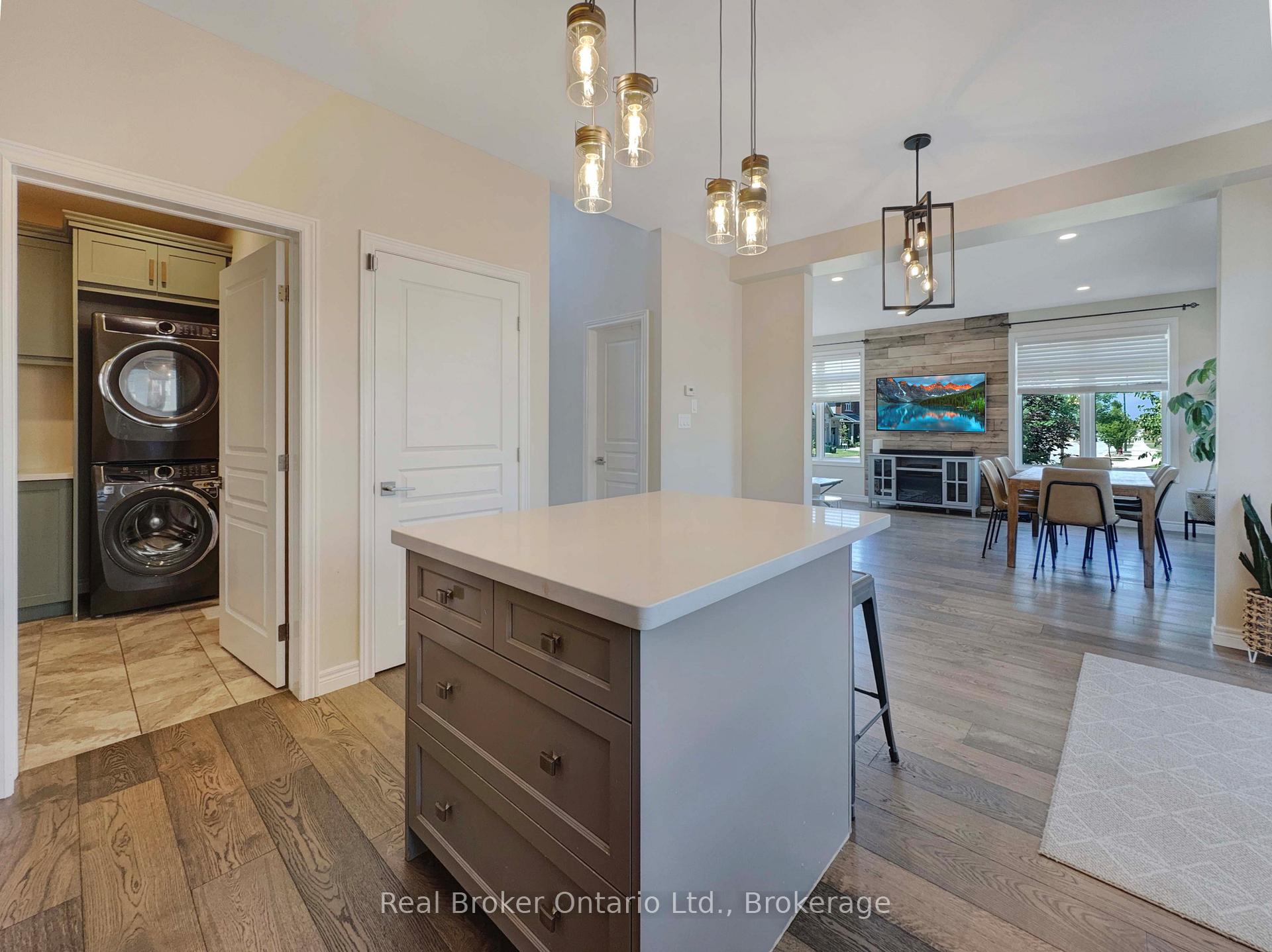 Photo 17 of 192 Pumpkin Pass, Hamilton, Binbrook — HOMEH