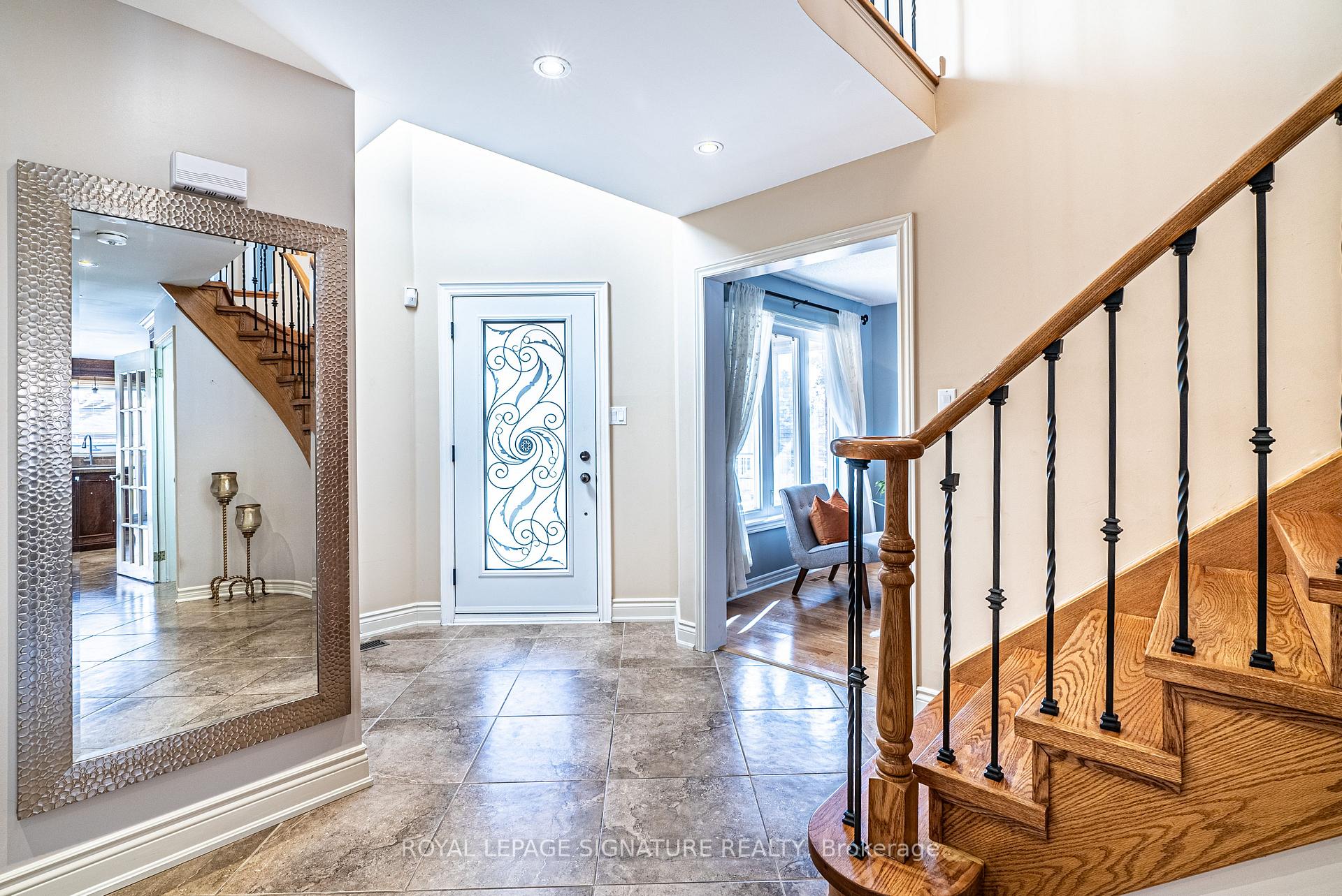 Photo 3 of 14 Hutton Crescent, Caledon, Rural Caledon — HOMEH