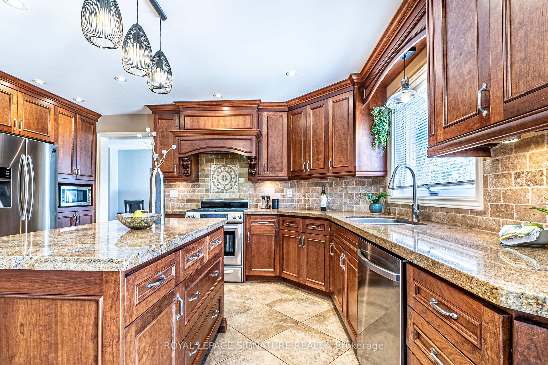 Photo 7 of 14 Hutton Crescent, Caledon, Rural Caledon — HOMEH