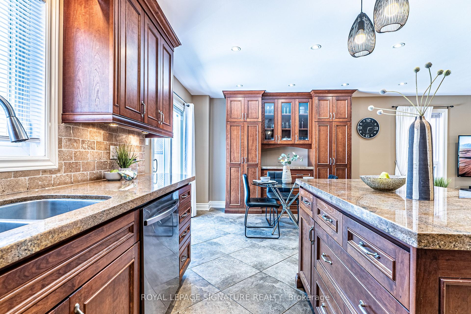 Photo 8 of 14 Hutton Crescent, Caledon, Rural Caledon — HOMEH