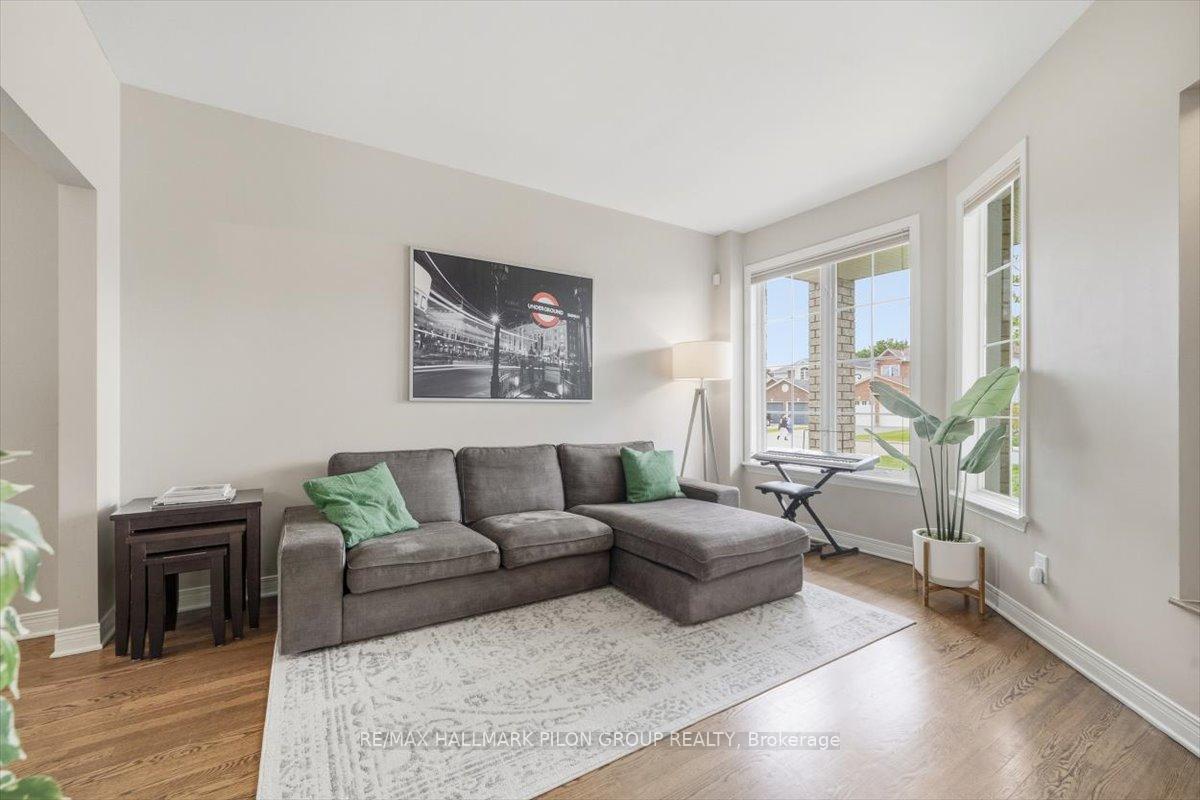 Photo 2 of 4434 Rainforest Drive, Ottawa, Riverside South/Gloucester Glen — HOMEH