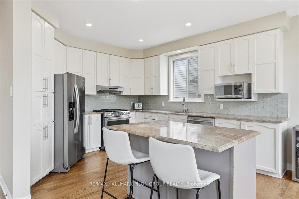 Photo 7 of 4434 Rainforest Drive, Ottawa, Riverside South/Gloucester Glen — HOMEH
