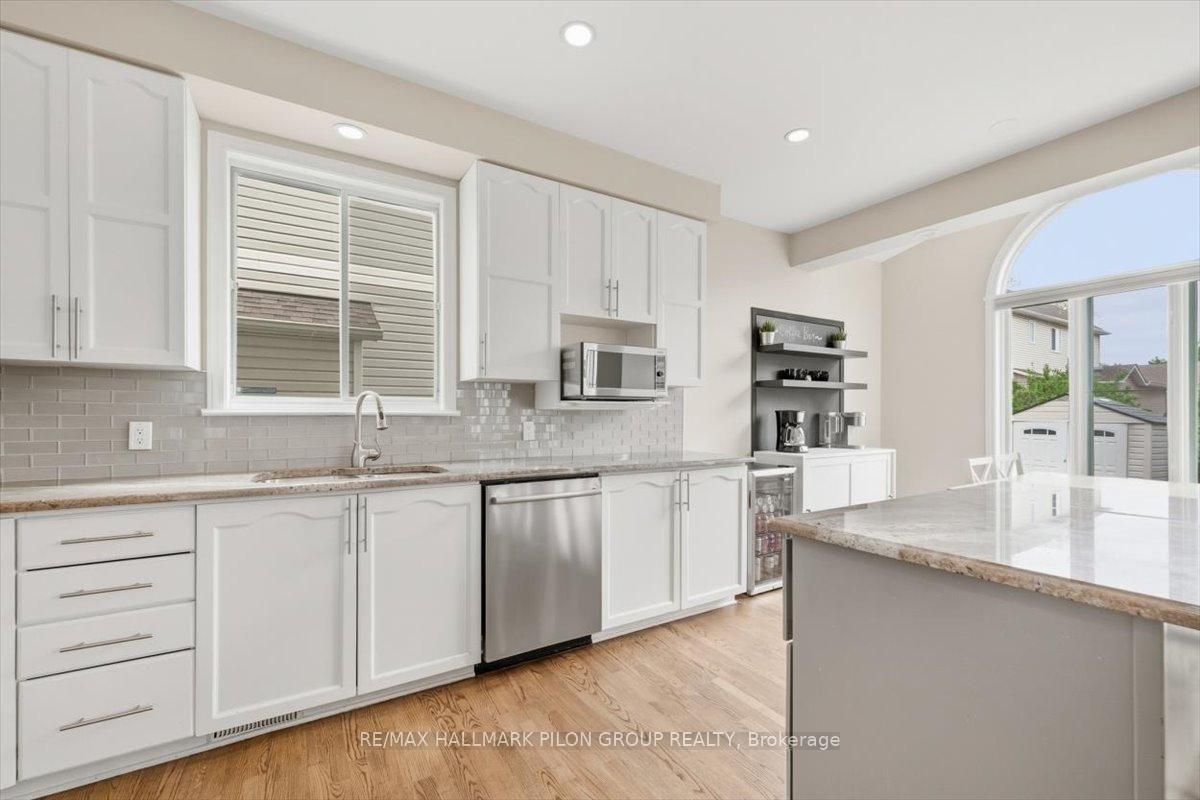 Photo 13 of 4434 Rainforest Drive, Ottawa, Riverside South/Gloucester Glen — HOMEH