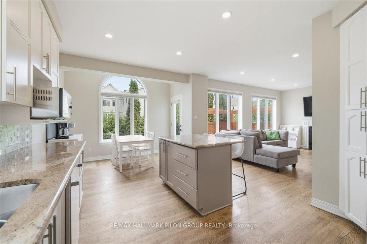 Photo 18 of 4434 Rainforest Drive, Ottawa, Riverside South/Gloucester Glen — HOMEH