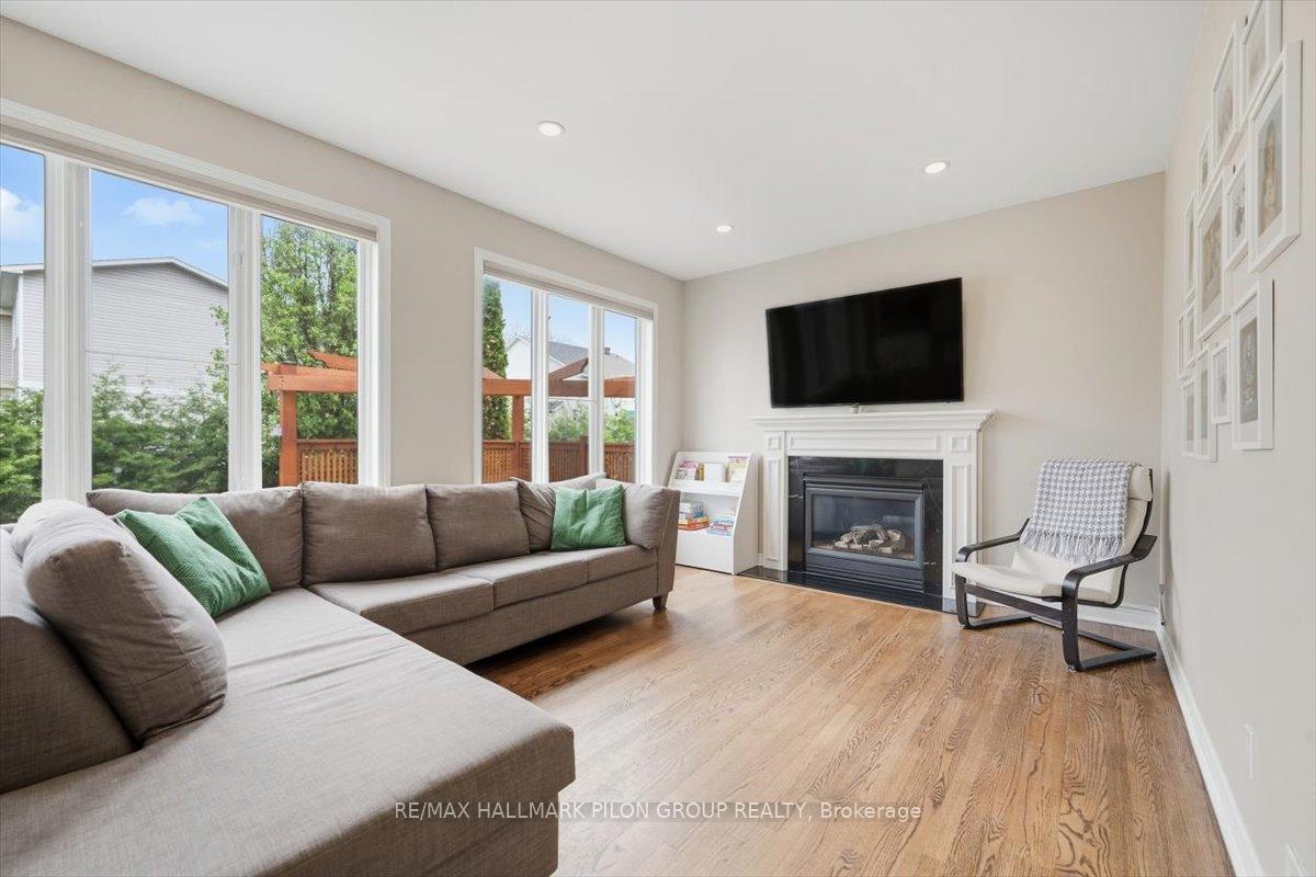 Photo 8 of 4434 Rainforest Drive, Ottawa, Riverside South/Gloucester Glen — HOMEH