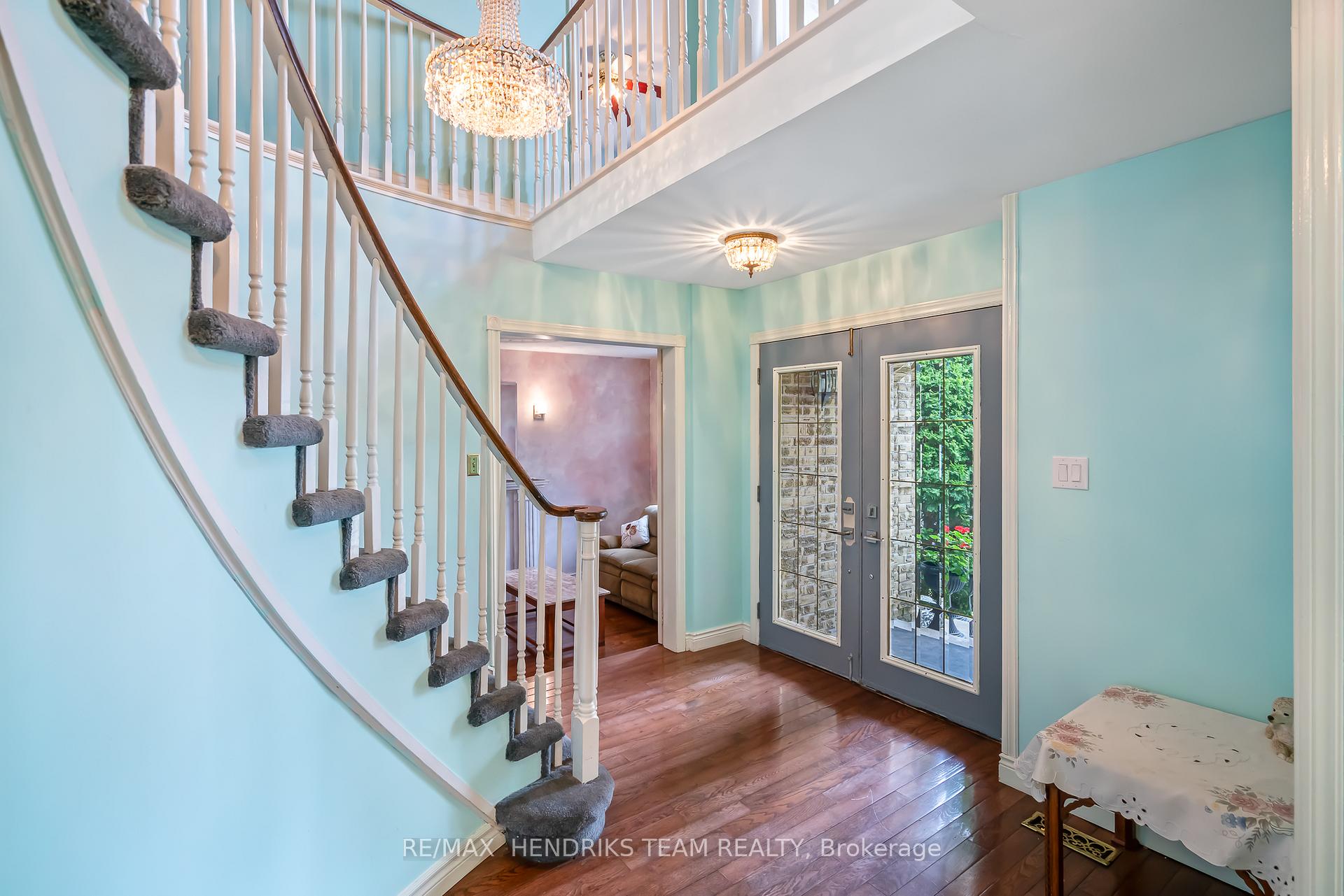 Photo 13 of 8 Sunhaven Court, Hamilton, Stoney Creek — HOMEH