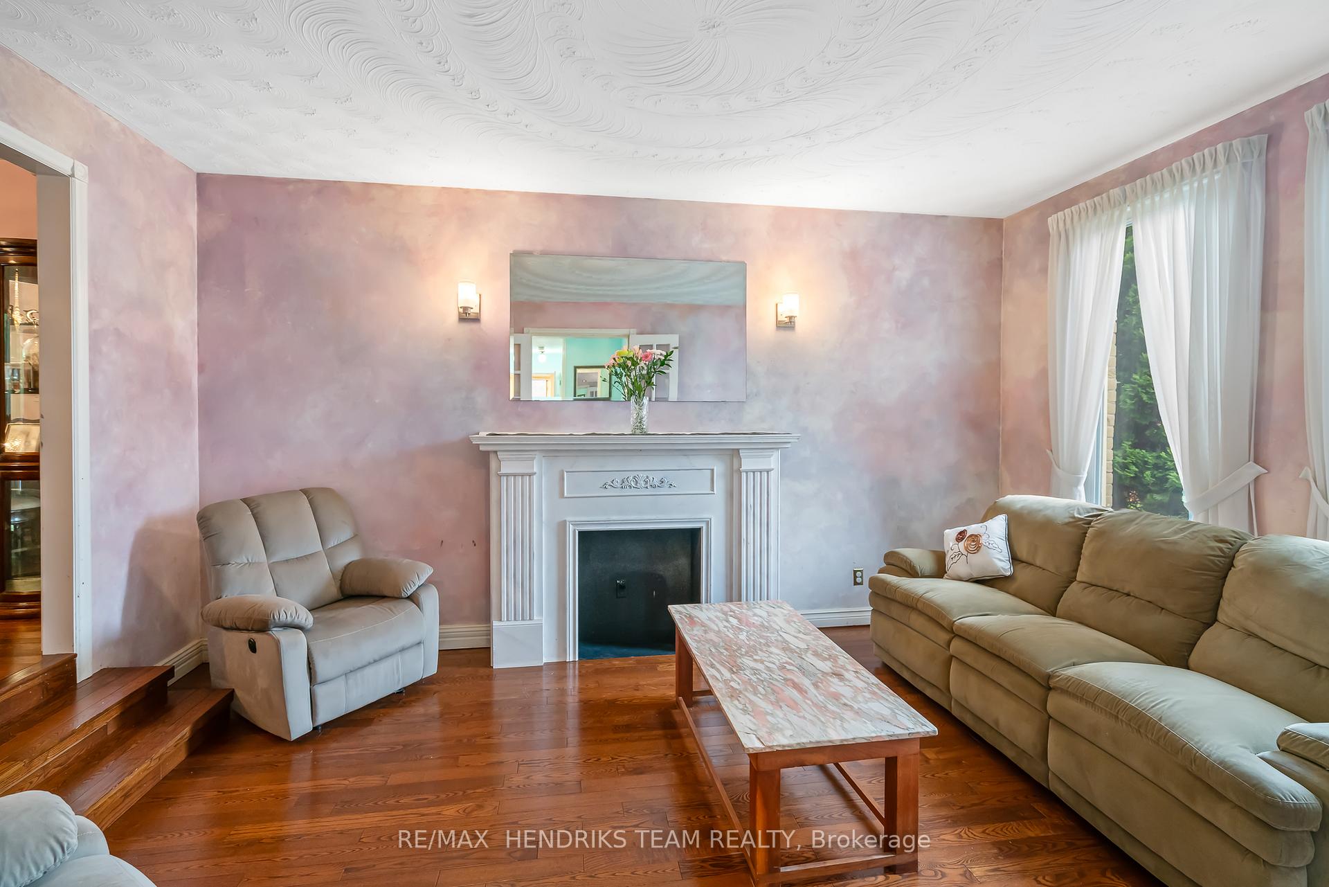 Photo 14 of 8 Sunhaven Court, Hamilton, Stoney Creek — HOMEH
