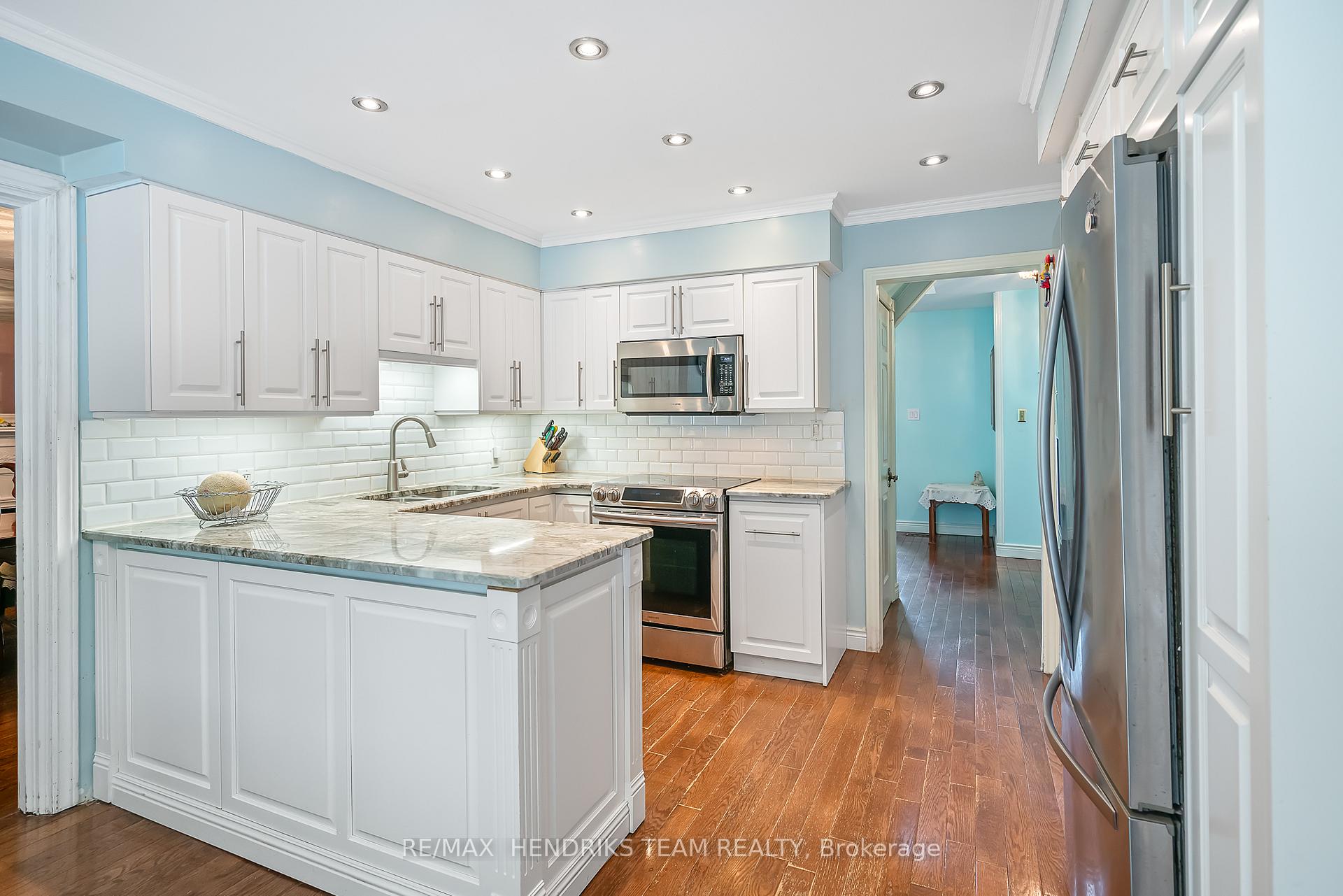 Photo 21 of 8 Sunhaven Court, Hamilton, Stoney Creek — HOMEH