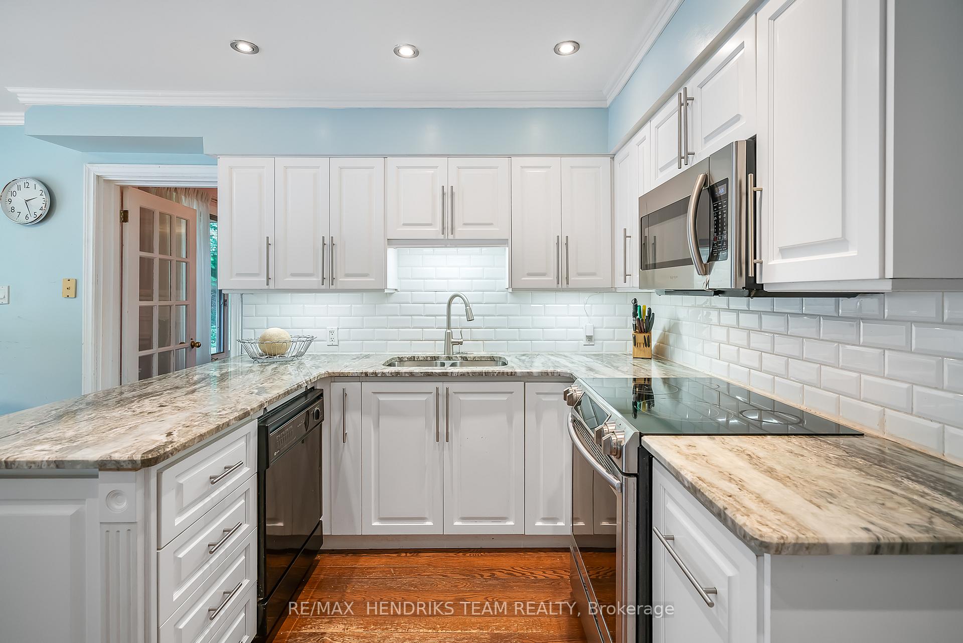 Photo 22 of 8 Sunhaven Court, Hamilton, Stoney Creek — HOMEH