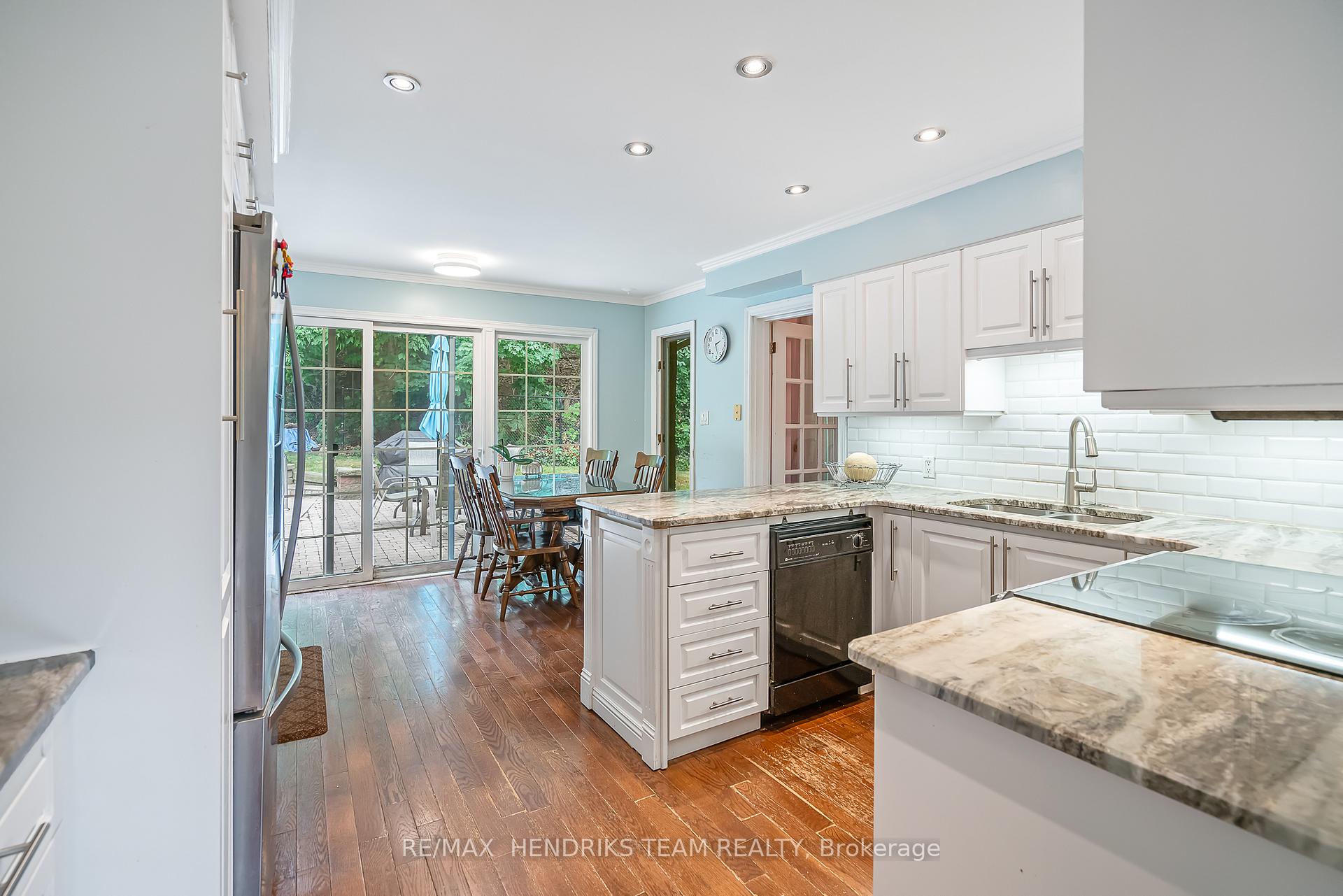 Photo 23 of 8 Sunhaven Court, Hamilton, Stoney Creek — HOMEH