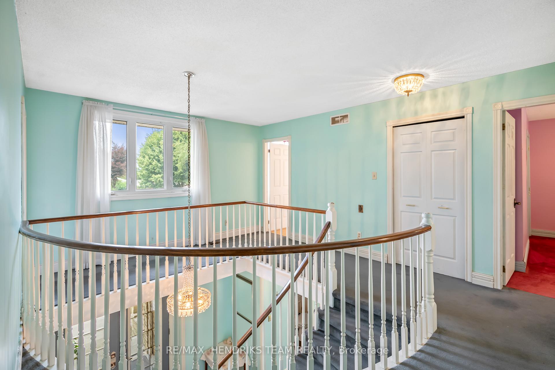 Photo 29 of 8 Sunhaven Court, Hamilton, Stoney Creek — HOMEH