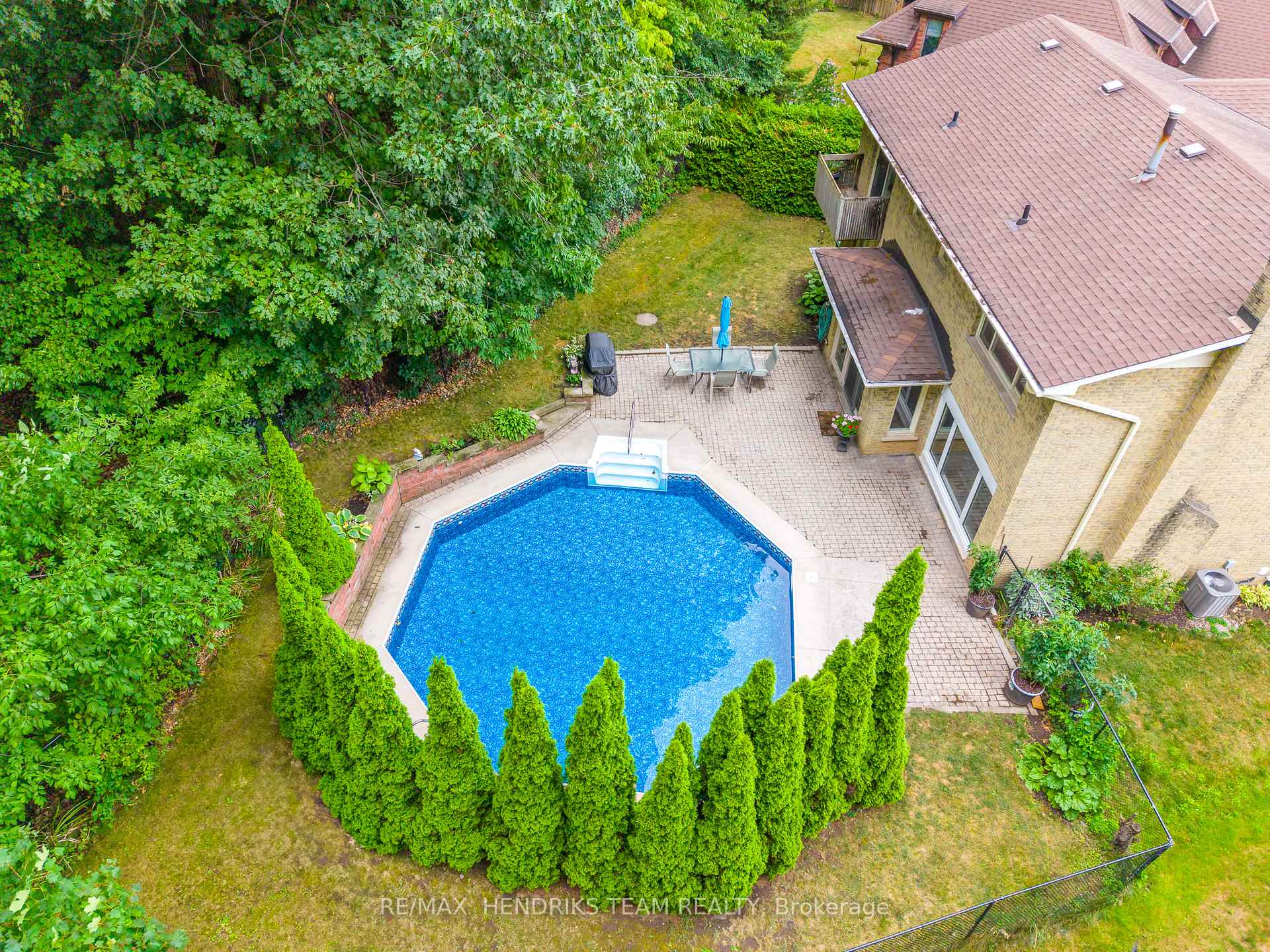 Photo 44 of 8 Sunhaven Court, Hamilton, Stoney Creek — HOMEH