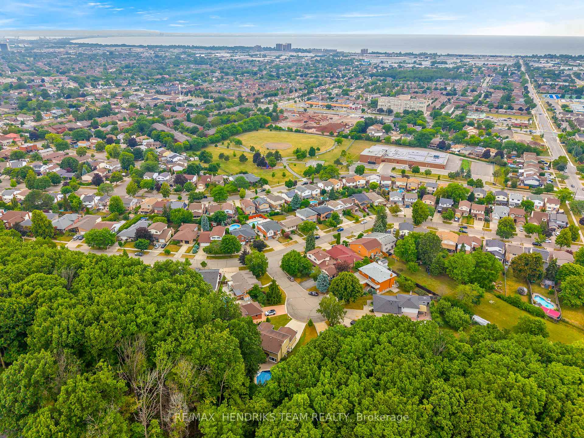 Photo 46 of 8 Sunhaven Court, Hamilton, Stoney Creek — HOMEH