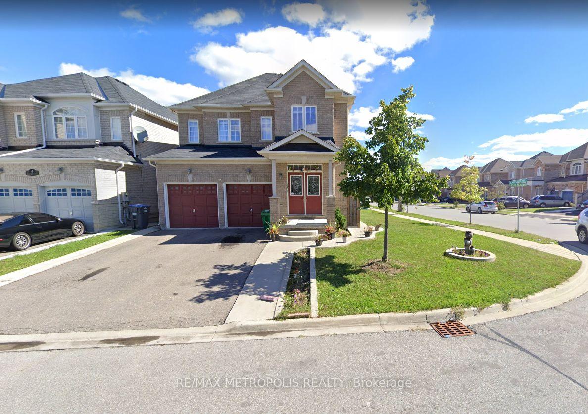 Front of Unit Bsmt, 2 Summitgreen Crescent