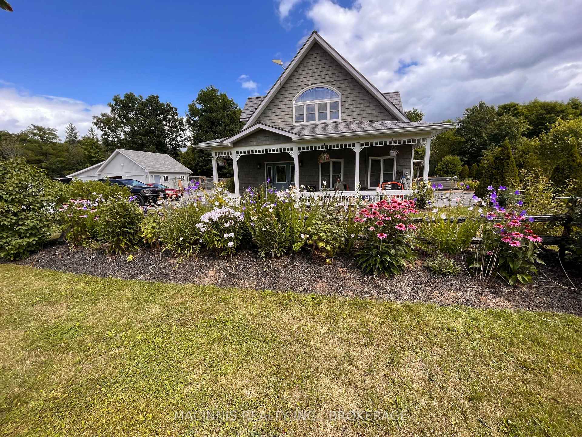 Photo 1 of 113 Country Woods Drive, Frontenac, Frontenac South — HOMEH
