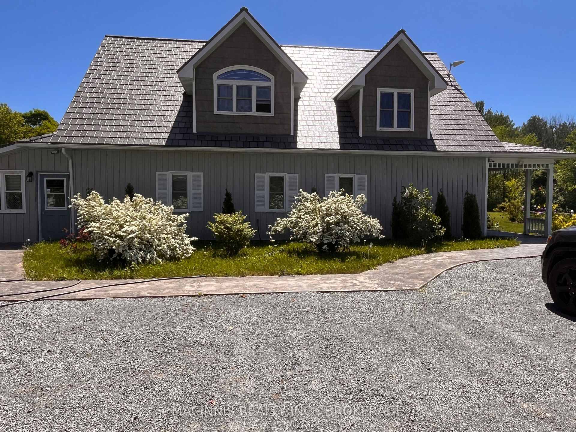 Photo 3 of 113 Country Woods Drive, Frontenac, Frontenac South — HOMEH