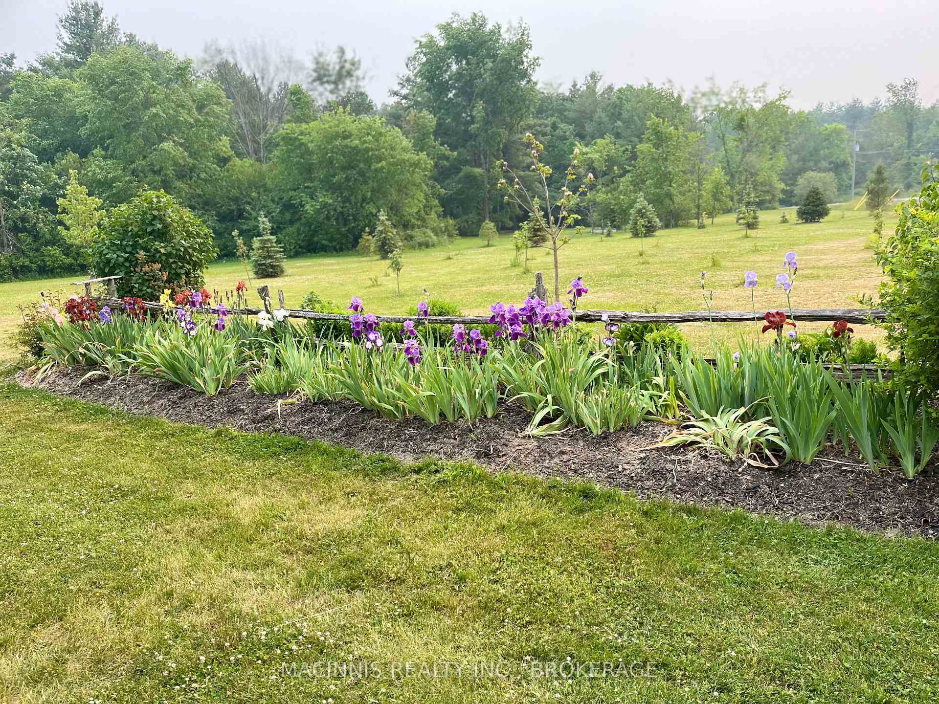 Photo 4 of 113 Country Woods Drive, Frontenac, Frontenac South — HOMEH