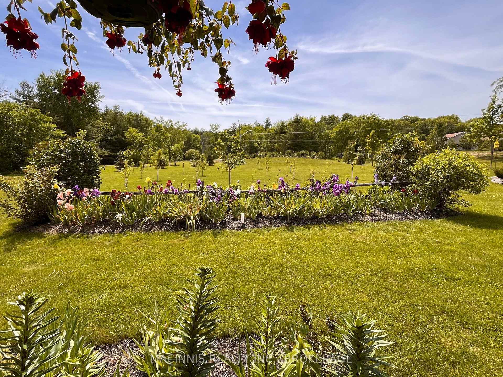 Photo 5 of 113 Country Woods Drive, Frontenac, Frontenac South — HOMEH