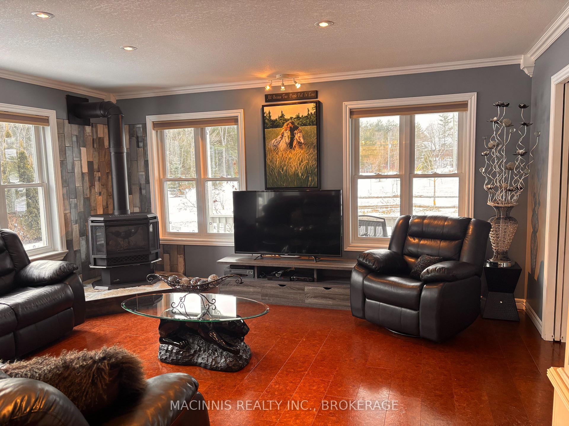 Photo 16 of 113 Country Woods Drive, Frontenac, Frontenac South — HOMEH