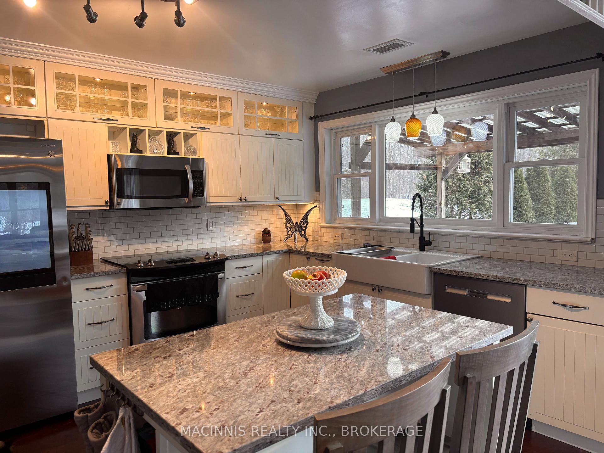 Photo 20 of 113 Country Woods Drive, Frontenac, Frontenac South — HOMEH