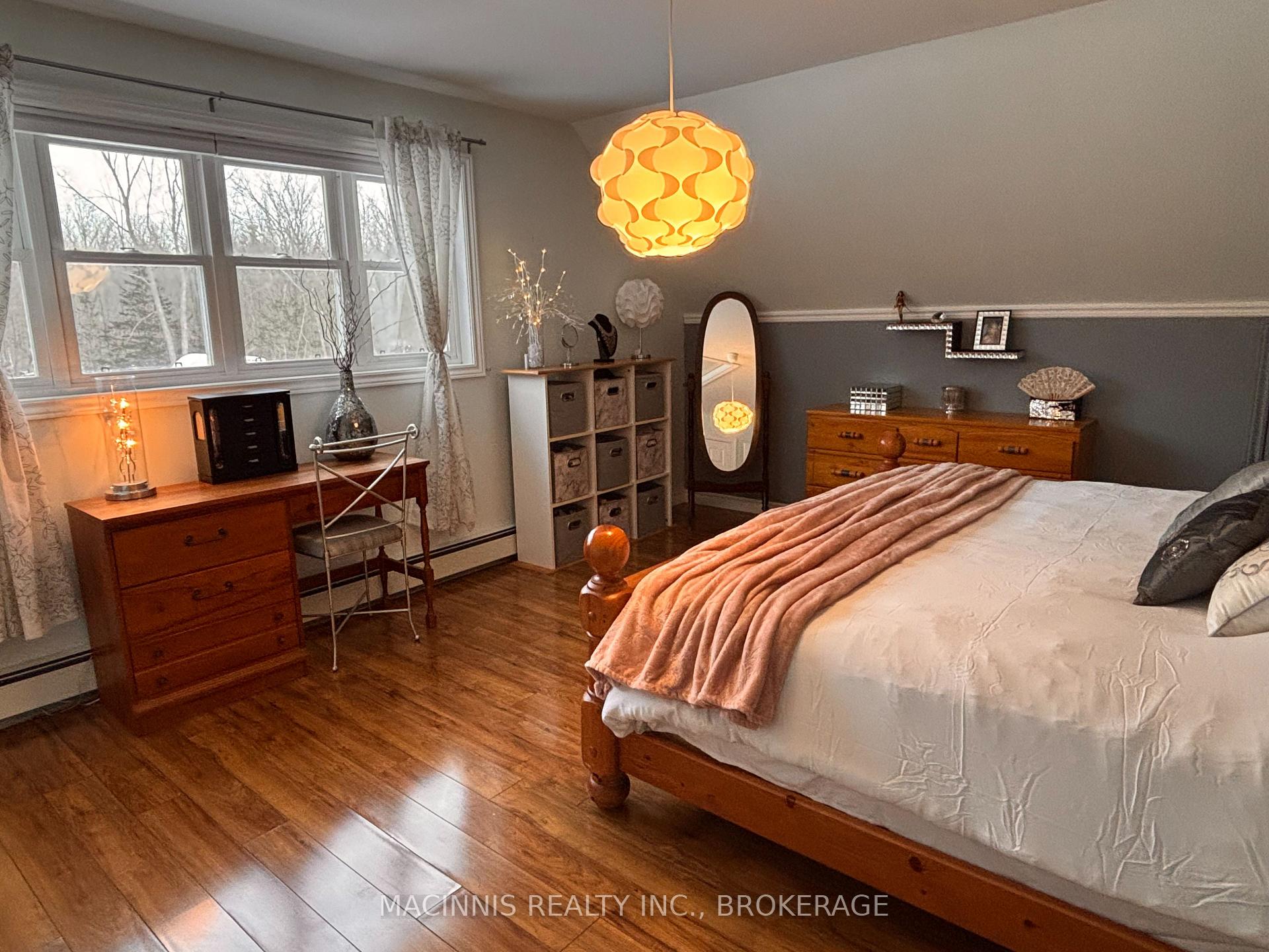 Photo 22 of 113 Country Woods Drive, Frontenac, Frontenac South — HOMEH