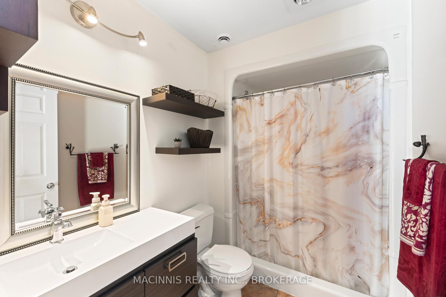 Photo 32 of 113 Country Woods Drive, Frontenac, Frontenac South — HOMEH