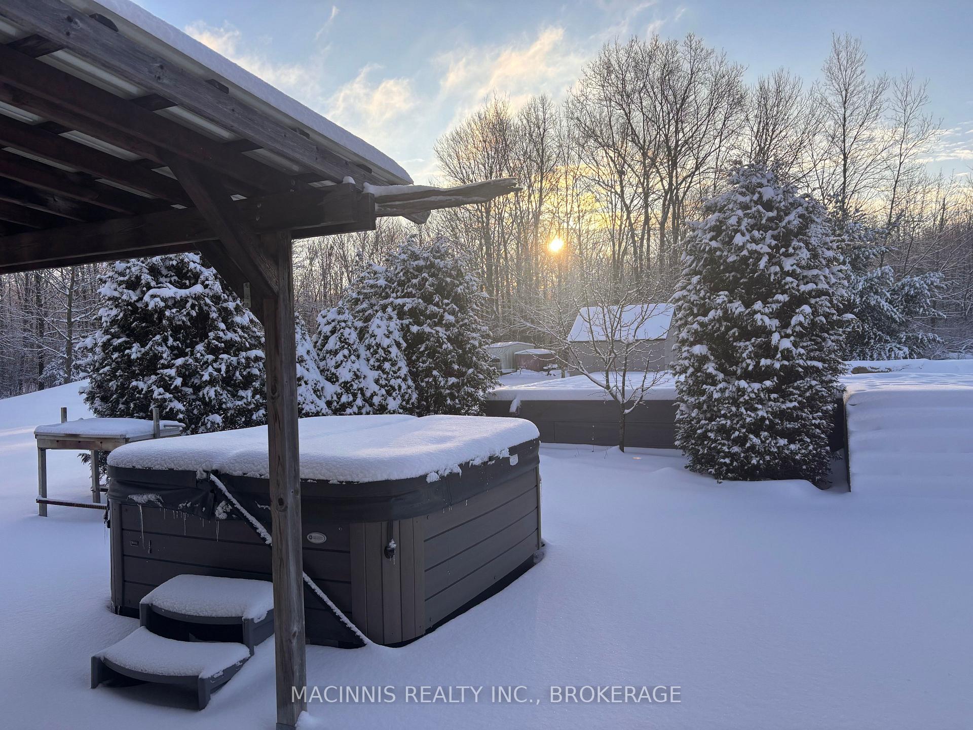 Photo 39 of 113 Country Woods Drive, Frontenac, Frontenac South — HOMEH