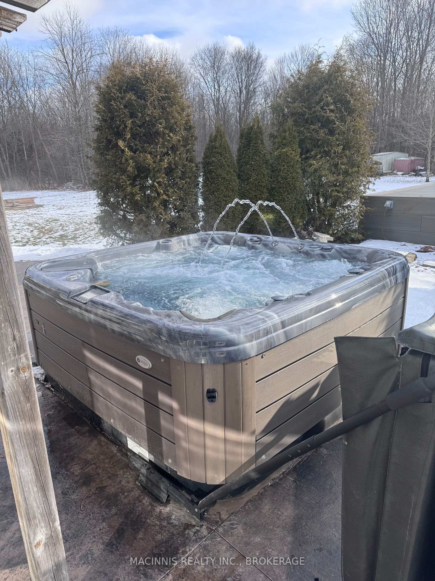 Photo 47 of 113 Country Woods Drive, Frontenac, Frontenac South — HOMEH