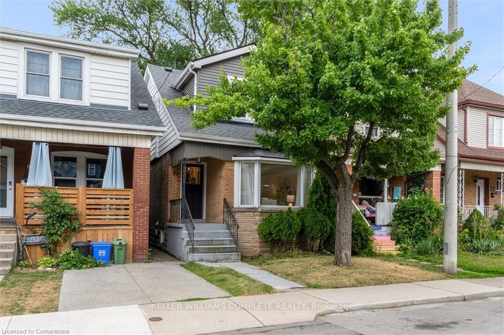 Front of 92 Kensington Avenue N