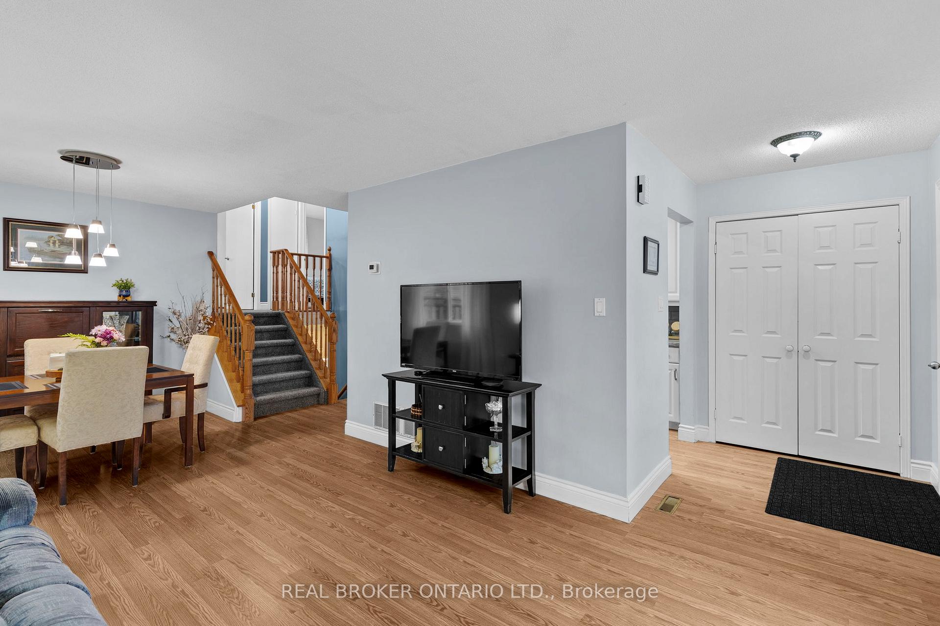 Photo 8 of 27 Knicely Road, Barrie, Painswick North — HOMEH