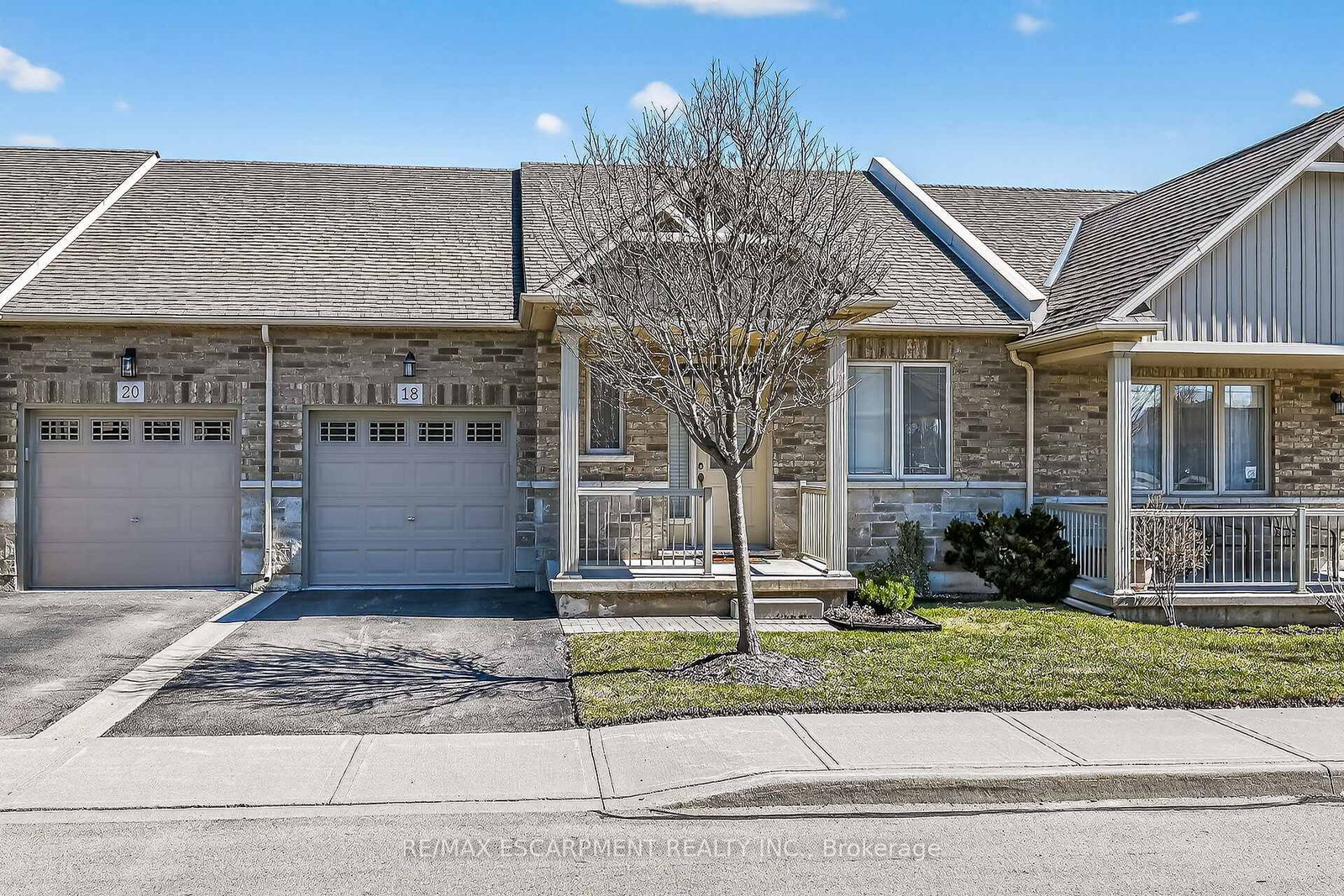 Photo 1 of 18 Ecker Lane, Hamilton, Binbrook — HOMEH