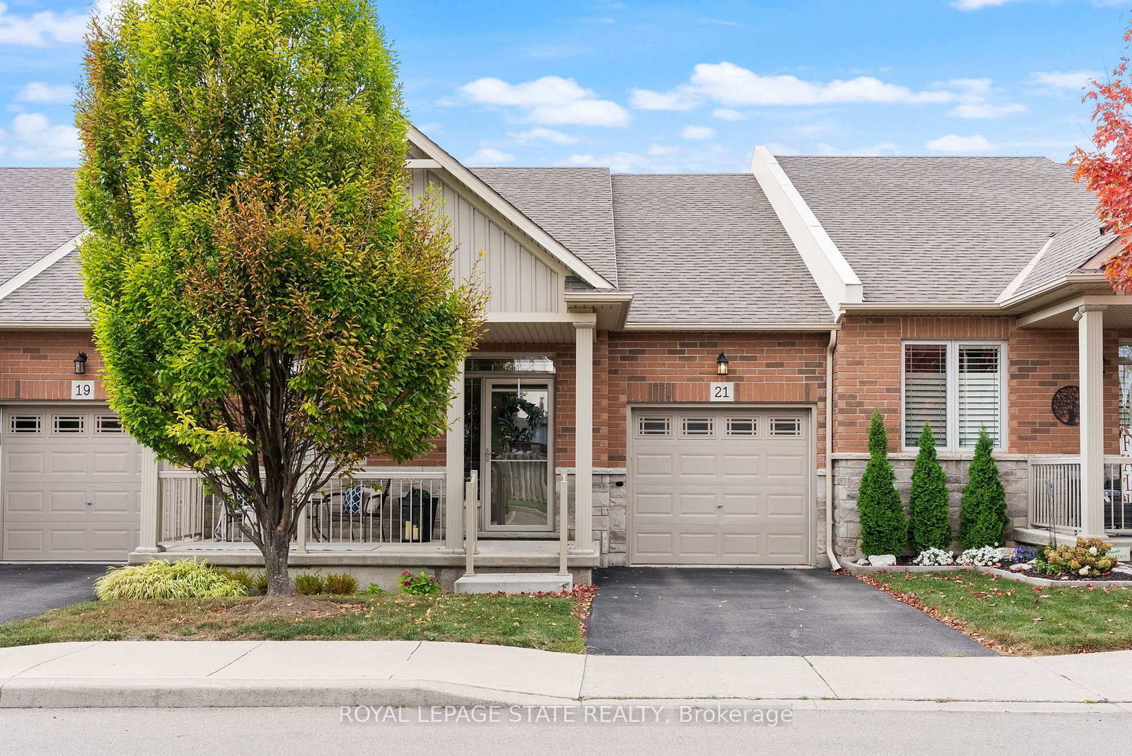Photo 2 of 21 Finton Lane, Hamilton, Binbrook — HOMEH