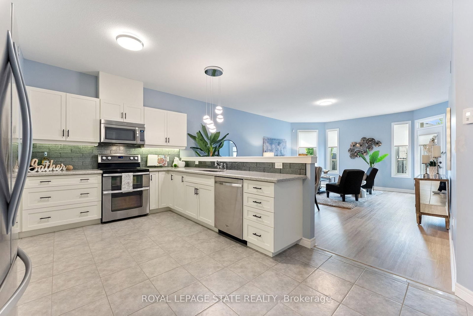 Photo 4 of 21 Finton Lane, Hamilton, Binbrook — HOMEH