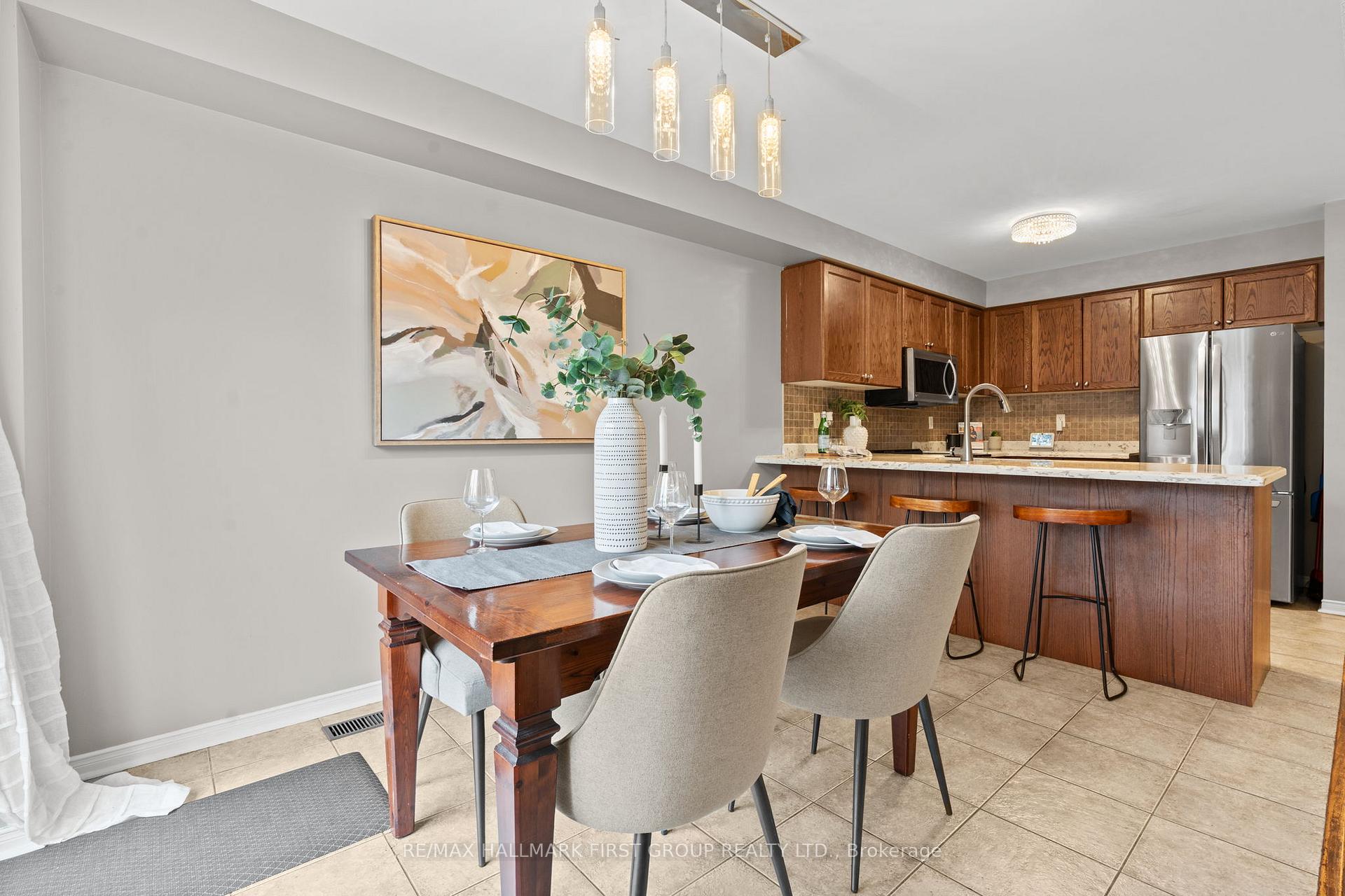 Photo 4 of Unit 8, 253 Sprucewood Crescent, Clarington, Bowmanville — HOMEH