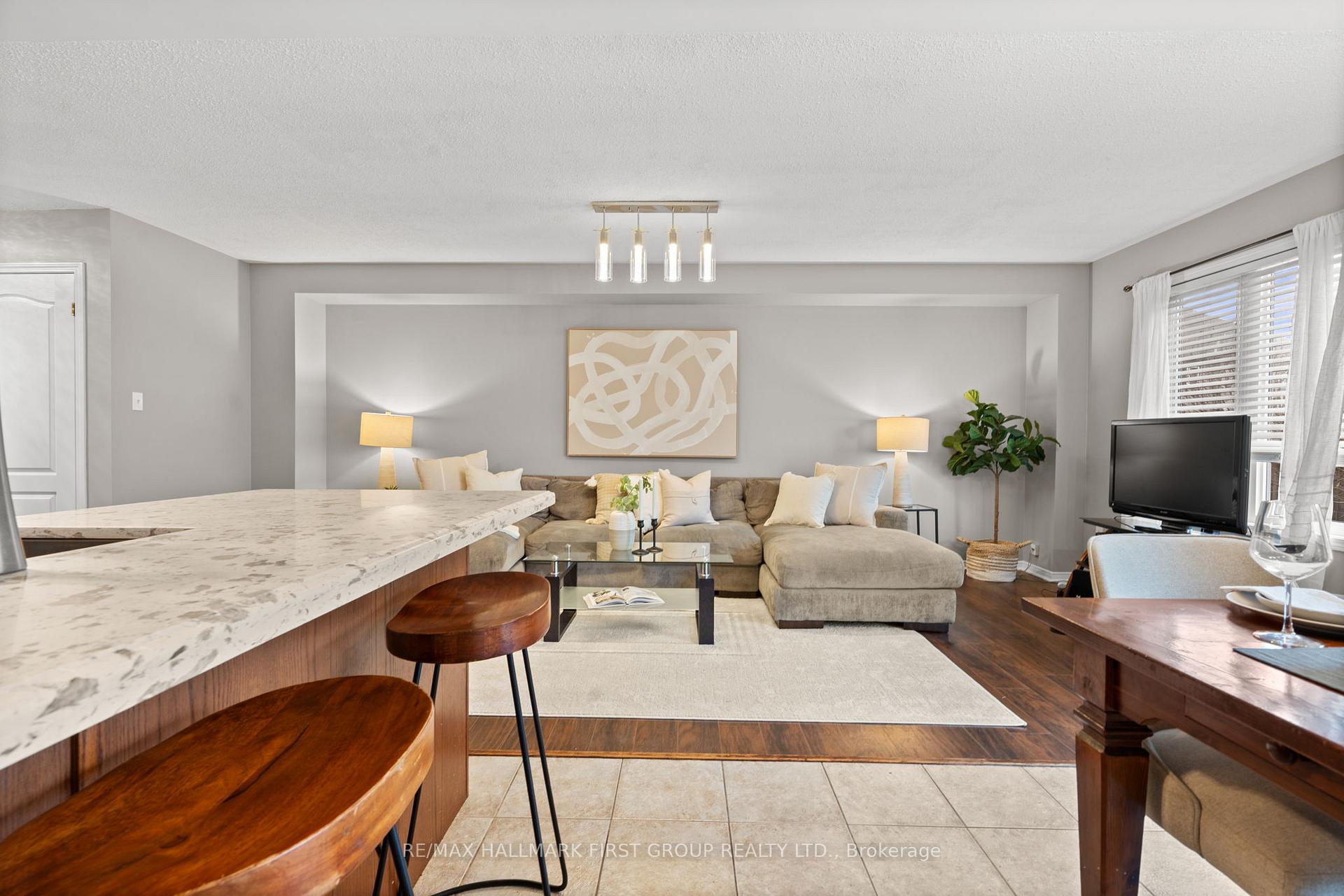 Photo 7 of Unit 8, 253 Sprucewood Crescent, Clarington, Bowmanville — HOMEH
