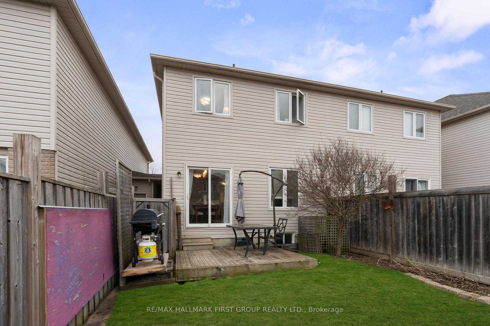 Photo 33 of Unit 8, 253 Sprucewood Crescent, Clarington, Bowmanville — HOMEH