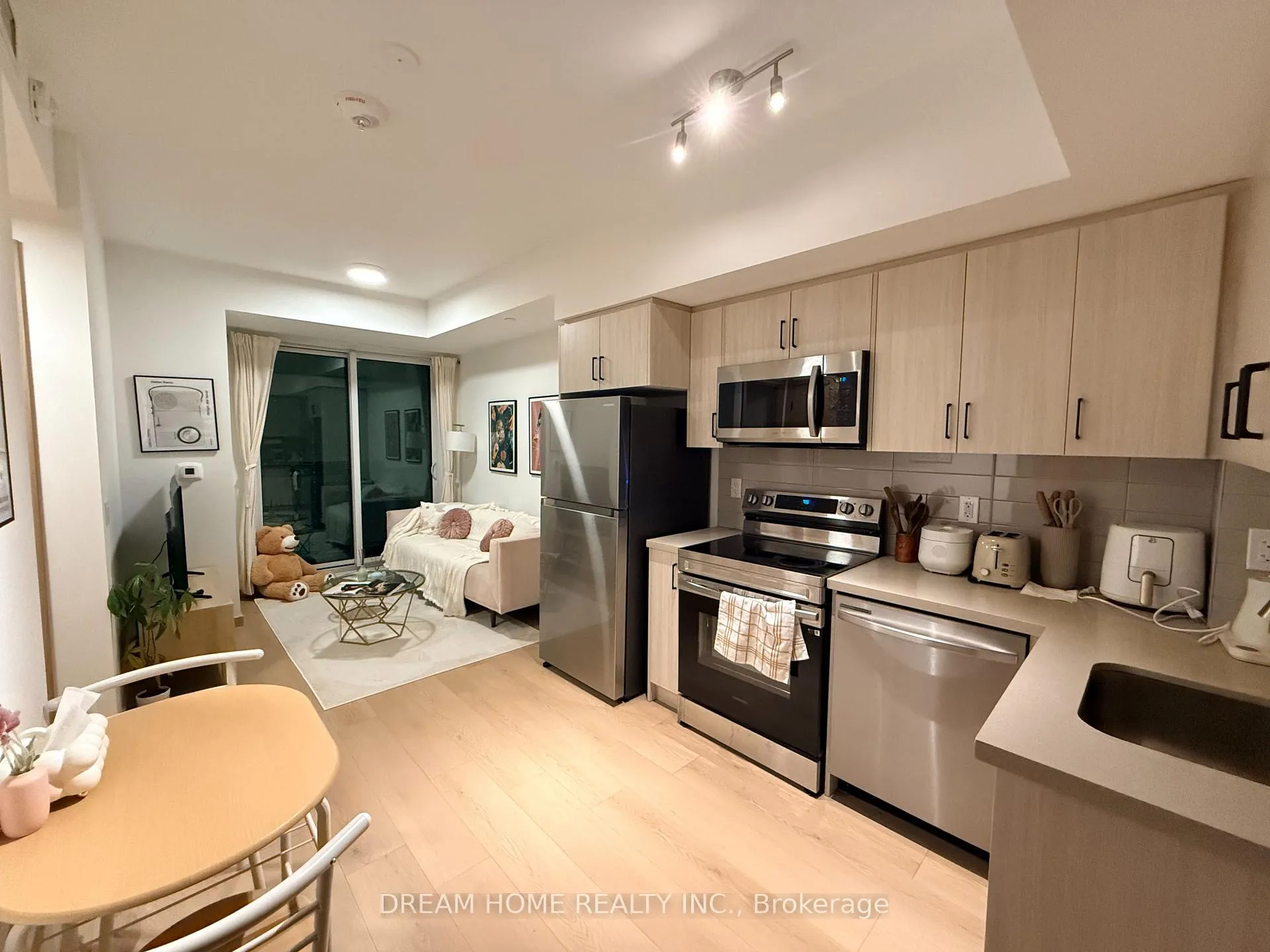 Photo 3 of Unit 320, 3429 Sheppard Avenue E, Scarborough, Tam O'Shanter-Sullivan — HOMEH