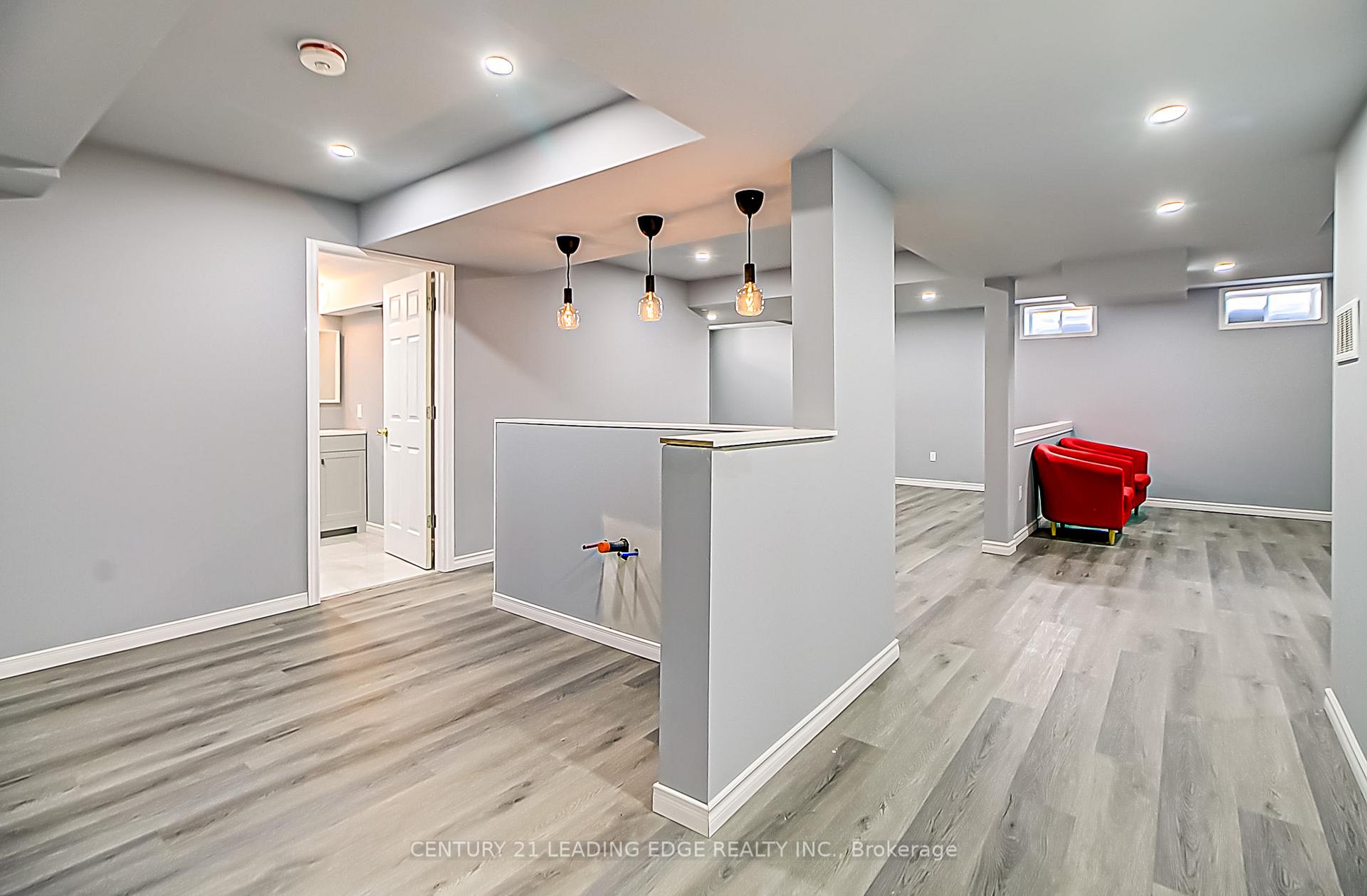 Photo 2 of 60 Bill Hutchinson Crescent, Clarington, Bowmanville — HOMEH
